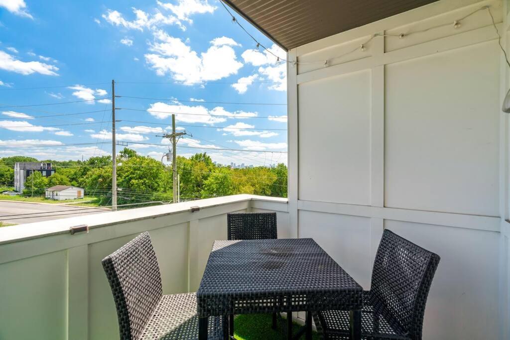 King Bed, Balcony, Covered Patio & Firepit! 8 Minutes From Broadway Nashville Exterior photo