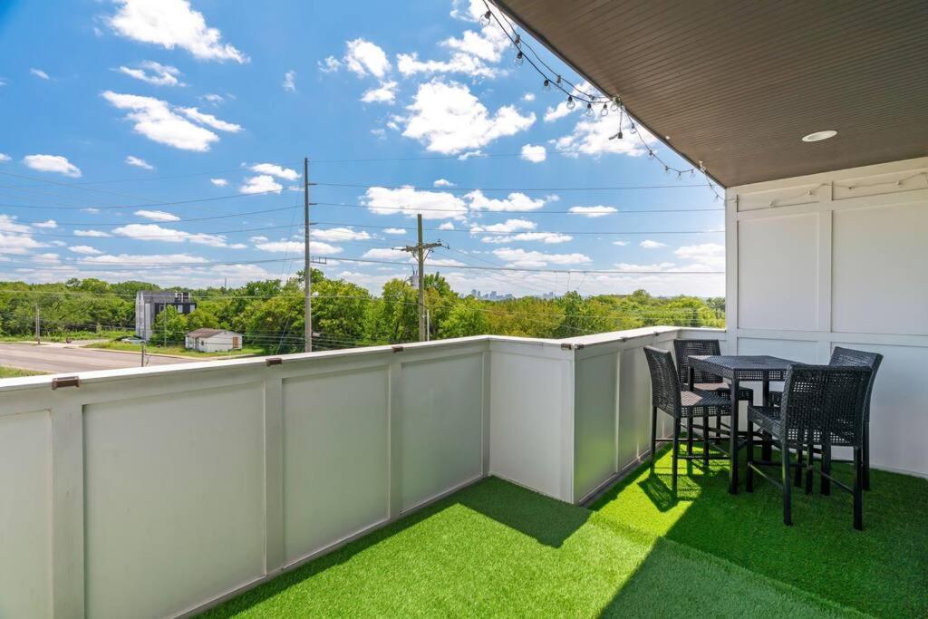 King Bed, Balcony, Covered Patio & Firepit! 8 Minutes From Broadway Nashville Exterior photo